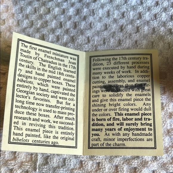 Vintage miniature Enamel bibelot Floral Teapot with Gold Accents - Picture 7 of 13